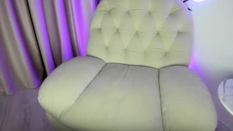 AliceLevine online show from 11.06.25