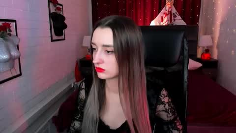 Snapshot of alicelidse chatting on 10.16.25 Alice online show from 10.16.25