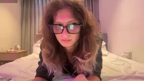Snapshot of alicepinkhead chatting on 04.23.26 AlicePinkhead online show from 04.23.26