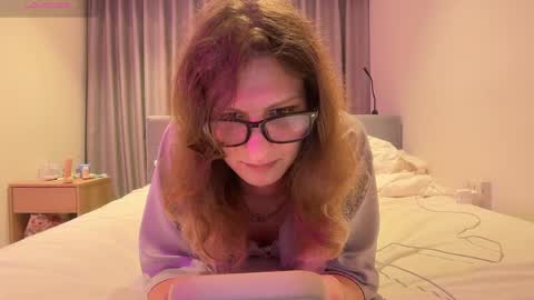Snapshot of alicepinkhead chatting on 05.28.26 AlicePinkhead online show from 05.28.26