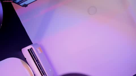 Snapshot of alicepoixxxon chatting on 02.08.25 ALICE online show from 02.08.25