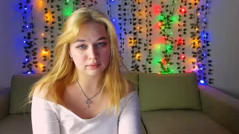 Snapshot of alicepopsy chatting on 01.22.25 Alice online show from 01.22.25