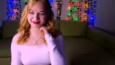 Snapshot of alicepopsy chatting on 02.05.25 Alice online show from 02.05.25