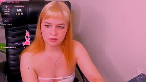 Snapshot of alicepopsy chatting on 03.12.25 Alice online show from 03.12.25