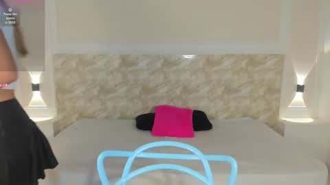 Snapshot of aliceross1 chatting on 10.03.25 AliceRoss online show from 10.03.25