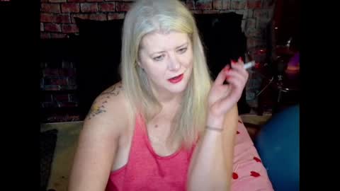 Snapshot of alicescuriosity chatting on 02.15.25 Alices Curiosity online show from 02.15.25