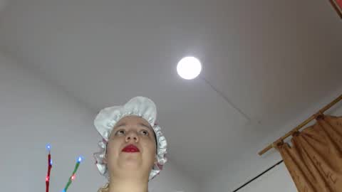 Snapshot of alicesweetx chatting on 12.21.25 alices cuenta independiente online show from 12.21.25