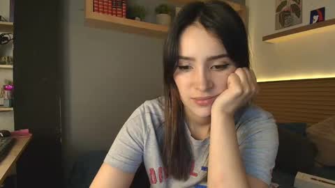 Snapshot of alicewillow chatting on 10.10.25 Alice online show from 10.10.25