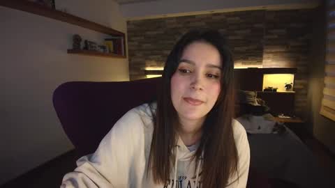 Snapshot of alicewillow chatting on 10.20.25 Alice online show from 10.20.25