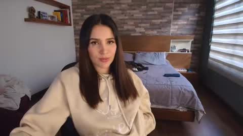 Snapshot of alicewillow chatting on 10.24.25 Alice online show from 10.24.25