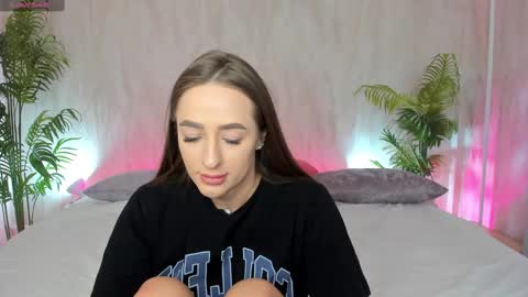 Mia online show from 02.20.25