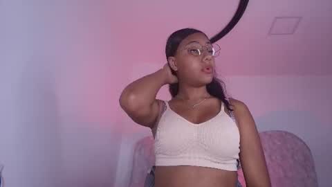 Snapshot of alicia_kyse chatting on 06.25.26 Alicia Kyse online show from 06.25.26