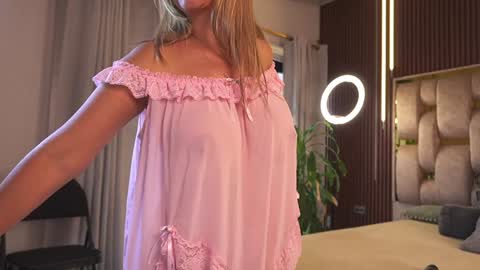 Alicia Lang online show from 09.22.25