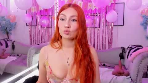 Snapshot of alicia_leclair chatting on 10.18.25 alicia online show from 10.18.25