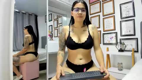 Snapshot of alicia_rainbow chatting on 05.05.26 alicia_rainbow online show from 05.05.26