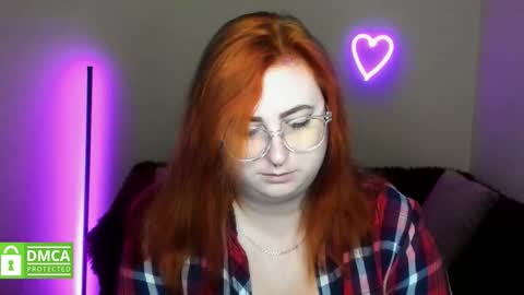 Snapshot of alicia_side_red chatting on 09.30.25 Alicia online show from 09.30.25