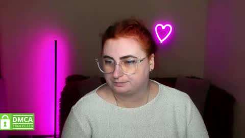 Snapshot of alicia_side_red chatting on 11.02.25 Alicia online show from 11.02.25