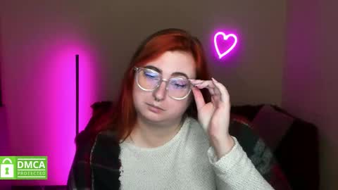 Snapshot of aliciaaared_kis chatting on 11.06.25 Alicia online show from 11.06.25