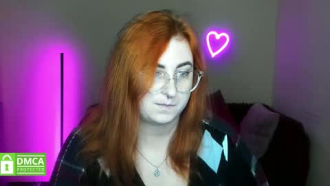 Snapshot of aliciaaared_kis chatting on 11.11.25 Alicia online show from 11.11.25