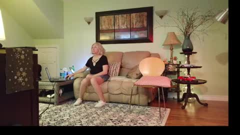 Alicia deHart  Help me reach 1000 Followers. Its FREE online show from 04.09.26