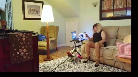 Snapshot of aliciadehart181 chatting on 07.05.26 Alicia deHart Help me reach 1000 Followers. Its FREE online show from 07.05.26