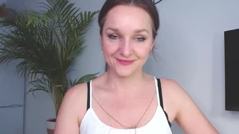 Snapshot of alicialux chatting on 01.23.25 Alicia online show from 01.23.25