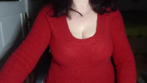 Snapshot of alidue chatting on 02.05.25 Alidue online show from 02.05.25