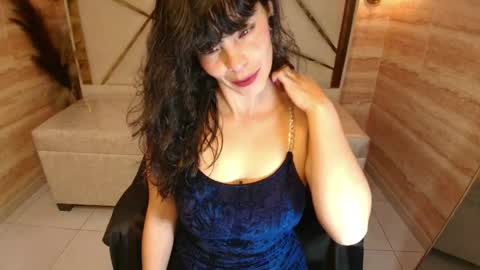 Snapshot of alie_martin_r chatting on 05.22.26 Alie online show from 05.22.26
