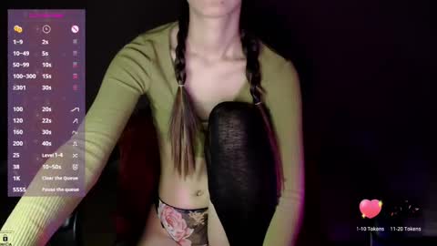 Mia online show from 02.10.25