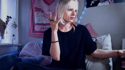 Alien Bella online show from 03.01.26