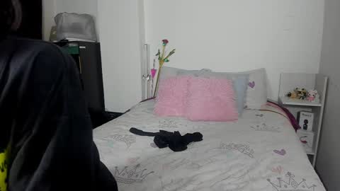 Aiko  Independent Model  online show from 03.11.25