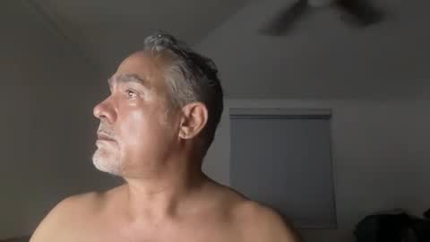 Snapshot of alientv chatting on 10.29.25 alientv online show from 10.29.25