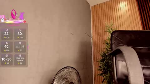 Snapshot of aliice_smithh chatting on 11.12.25 Alice online show from 11.12.25