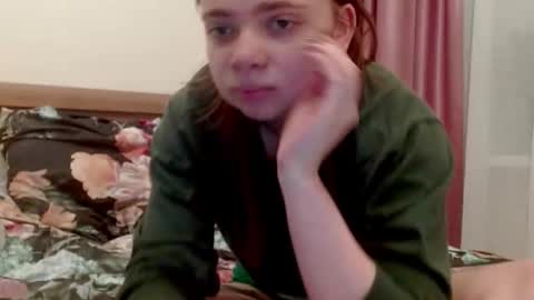 Snapshot of aliiice_stone chatting on 11.20.25 Alice online show from 11.20.25