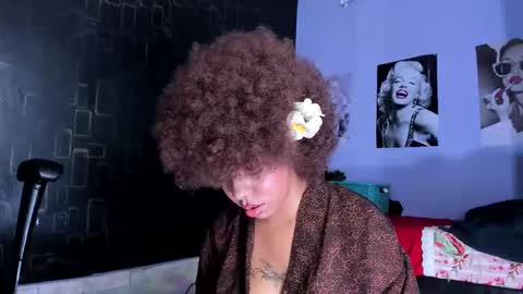 Snapshot of alika01_ chatting on 02.15.25 alika online show from 02.15.25