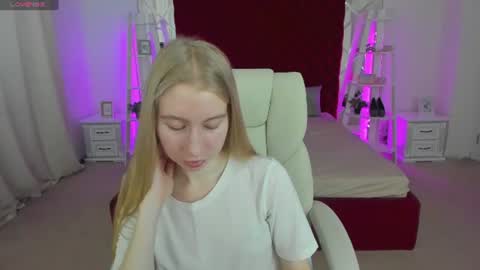 Snapshot of alina__blonde chatting on 07.02.26 Alina online show from 07.02.26