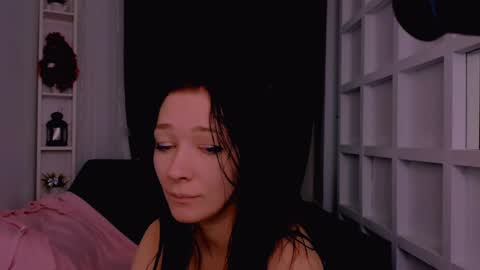 Snapshot of alina_cute_ chatting on 12.18.24 Alina online show from 12.18.24