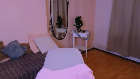 Snapshot of alina_cute_ chatting on 12.22.24 Alina online show from 12.22.24