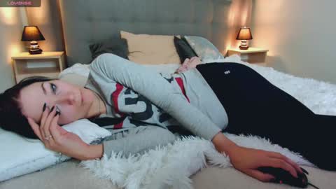 Snapshot of alina_cute_ chatting on 01.25.25 Alina online show from 01.25.25