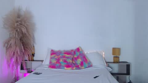 lili online show from 02.16.25