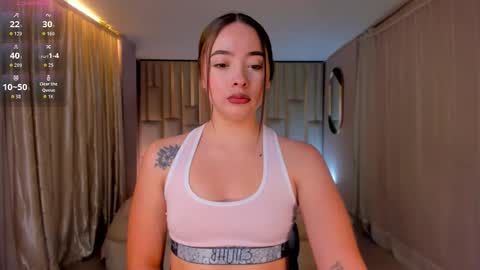 Snapshot of alinakravitz_ chatting on 09.26.25 alinakravitz_ online show from 09.26.25