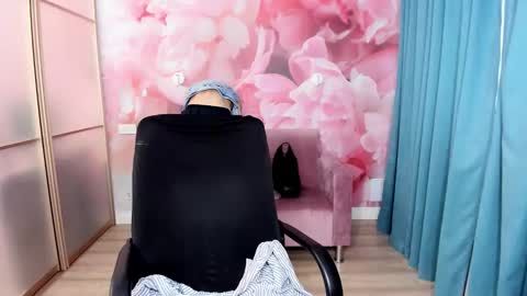 AlinaMoor online show from 11.24.25