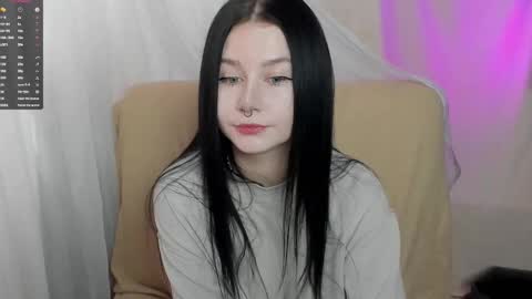 Aline Greeeen online show from 02.11.25