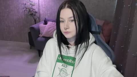 Aline Greeeen online show from 10.21.25