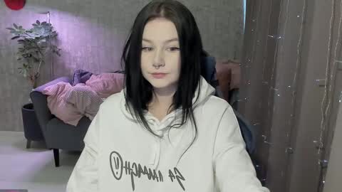 Aline Greeeen online show from 11.29.25