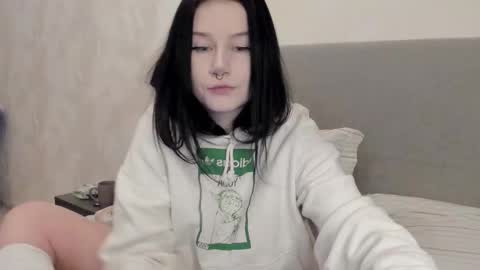 Aline Greeeen online show from 12.22.25