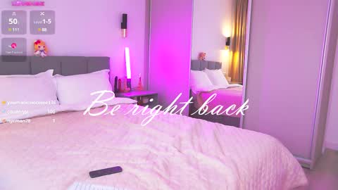 Snapshot of alis_molli chatting on 03.10.25 Alisa but you can call me Molli online show from 03.10.25