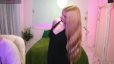 Alisa Aleks online show from 04.18.26