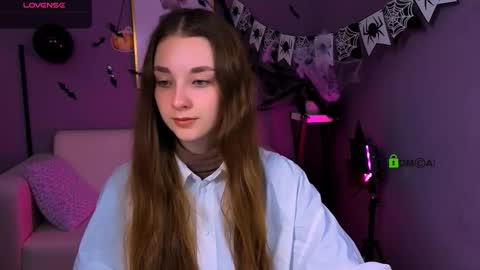 Snapshot of alisabliss chatting on 10.25.25 Alisa online show from 10.25.25