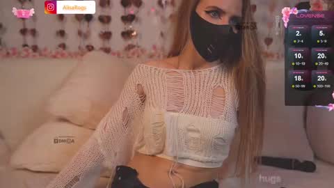 Snapshot of alisarogs chatting on 03.05.25 Alisarogs online show from 03.05.25